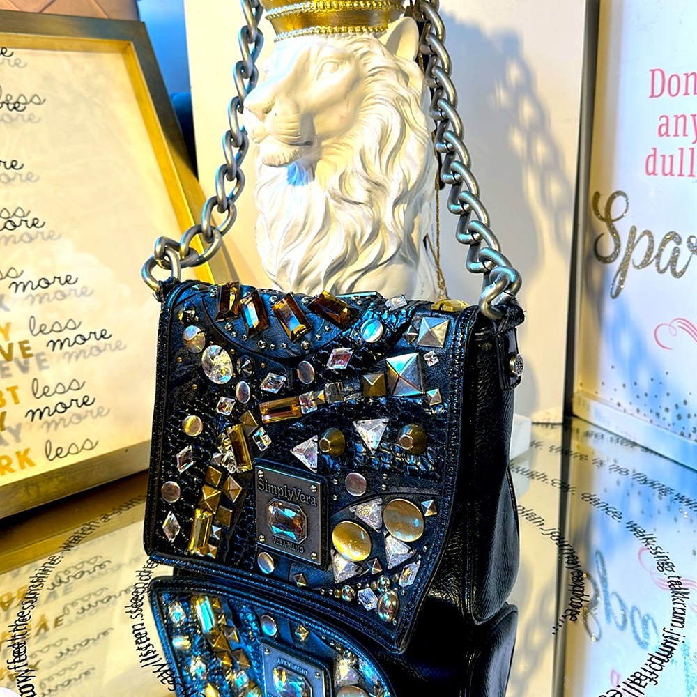 Simple Vera black studded crossbody with chunky chain.